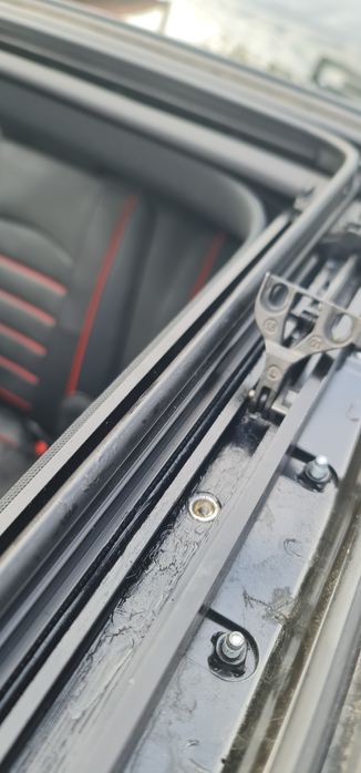 Reparatie trapă panoramică / turela Mercedes-Benz/ Volvo/ BMW/ Audi