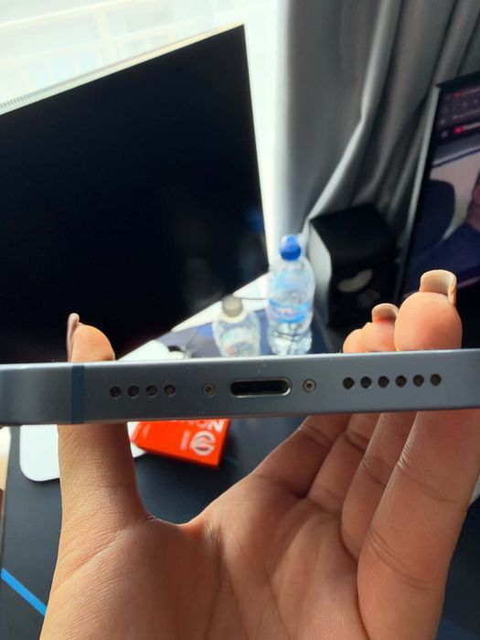 Продавам iPhone 14 Plus 128GB – Син
