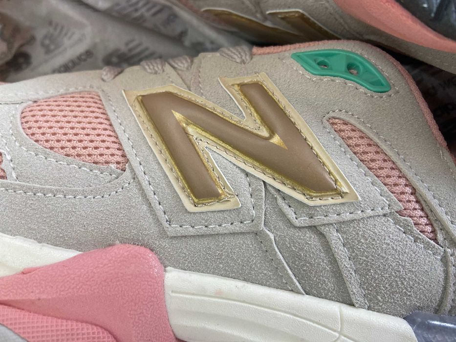 CLASSIC New Balance 9060 Girl's Pink от/до 36-40 номер