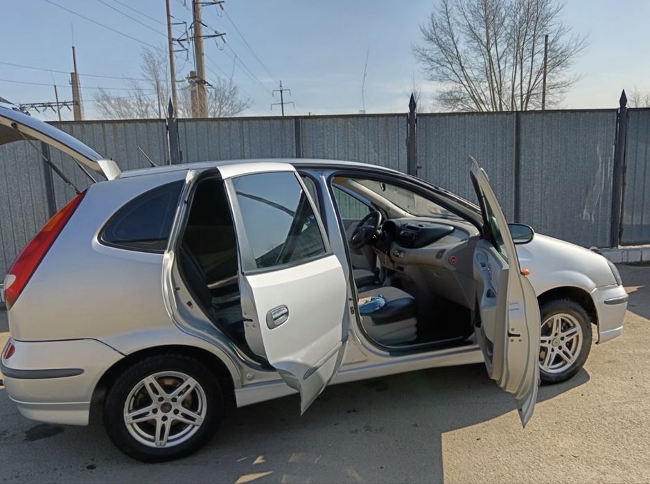 Срочно продам авто Ниссан