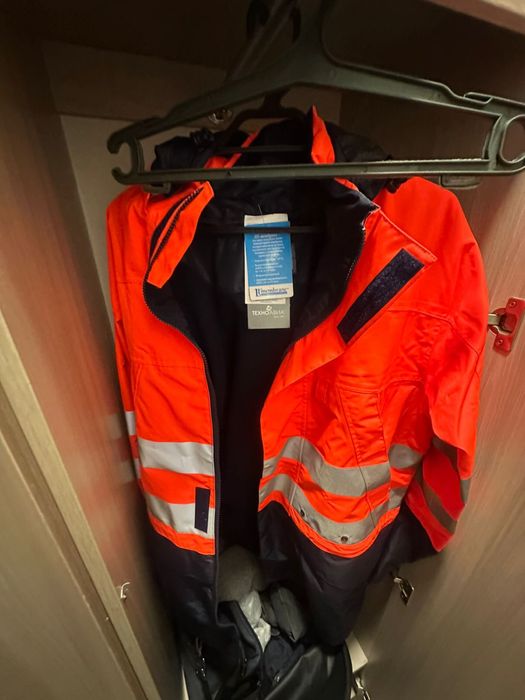 Спец куртка , новая