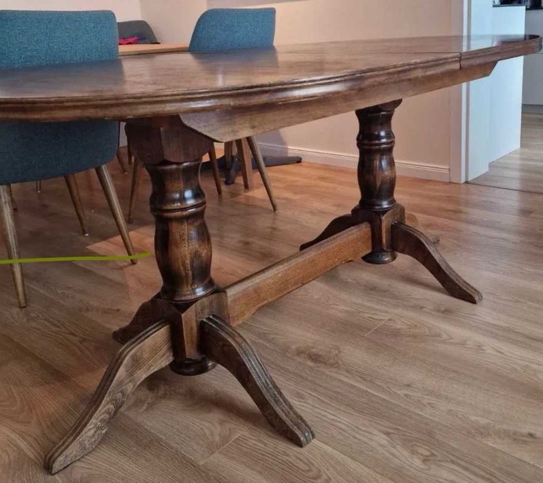 Разтегателна трапезна маса от масив