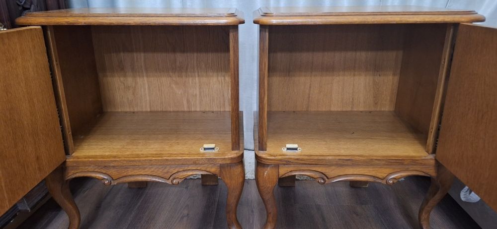 Старинни нощни шкафчета