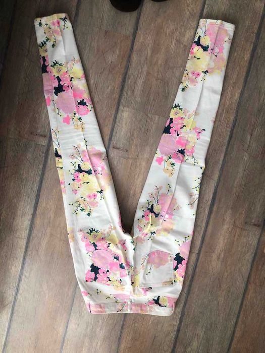 разпродажба на дънки и панталони Зара