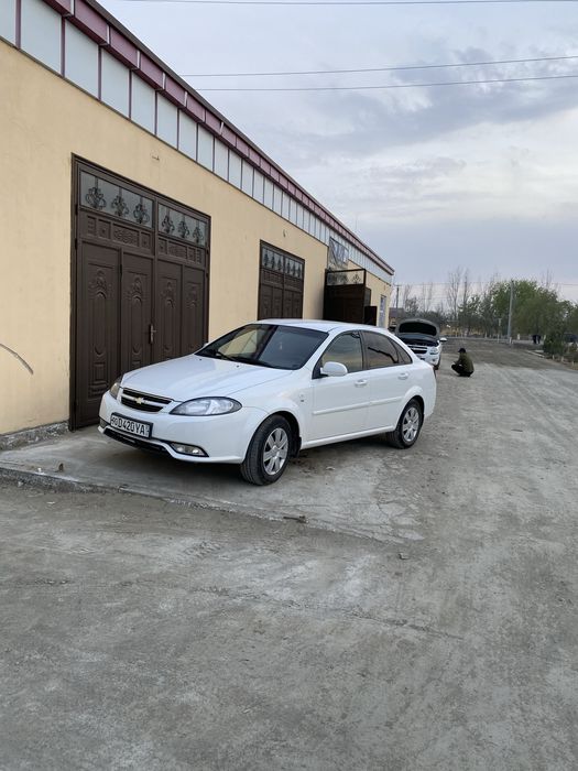 Avto servis uchun boqis