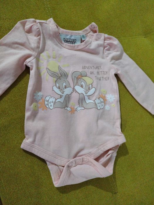 Set haine fetita, 0-3 luni, in conditii bune,pretul este pt tot lotul!