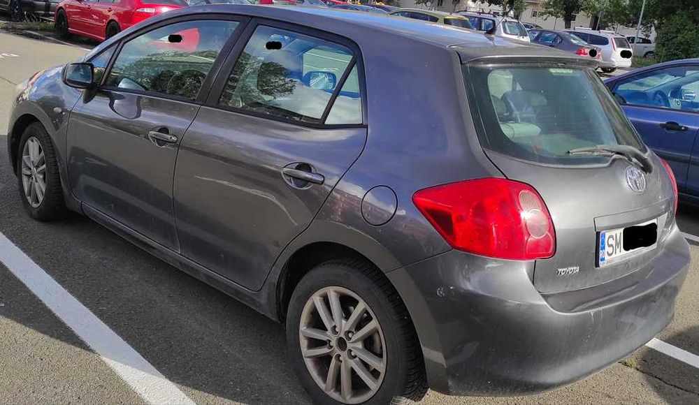 TOYOTA Auris