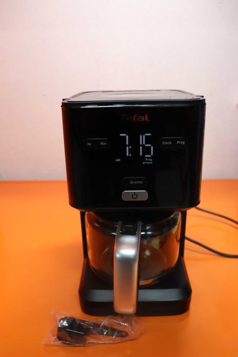 Програмируема филтърна кафемашина Tefal Smart'n Light CM600840/Черна, лек ДЕФЕКТ