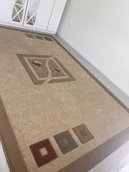 Кілем сатылады,саудасы бар