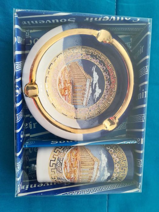 Гръцки позлатен пепелник и чашка за запалка