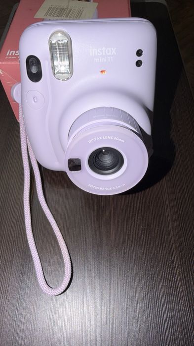 Продам instax mini 11