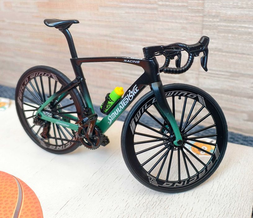 Игрушечный велосипед (модель масштаба 1:8)