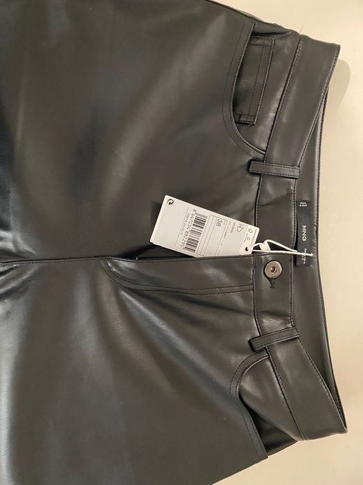 Прав панталон с кожен ефект