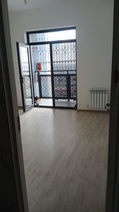 Sergeli xonobodda yangi qurilgan kvartira sotiladi.
Maydoni 70 kv.metr