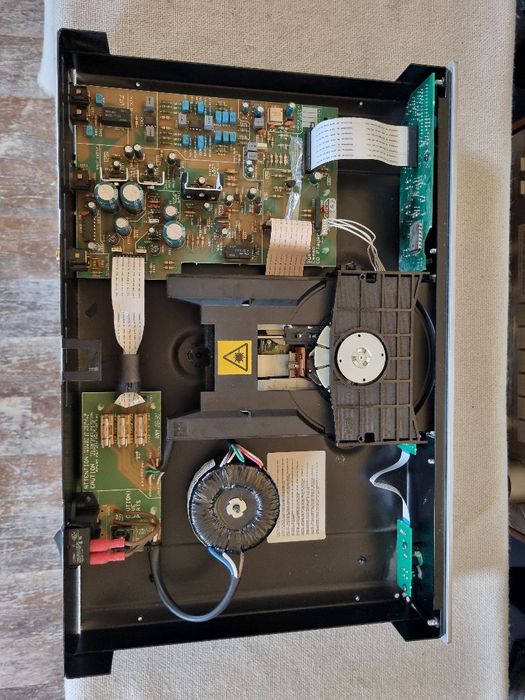 Cd Player Myryad Cameo. High End. 24 Bit.Perfect functional. Impecabil