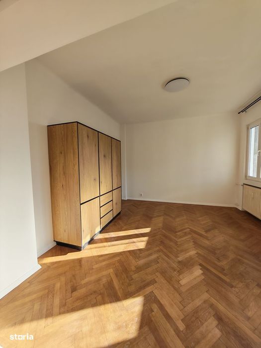Apartament spațios de lux, renovat integral, zonă excelentă