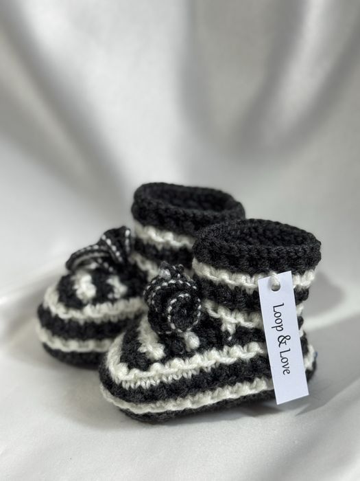 Детские вязаные пинетки