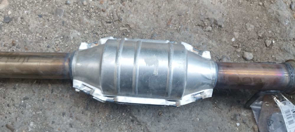 Продавам катализатор за Голф 4
