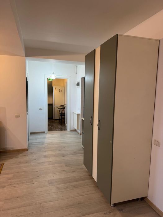 Inchiriez garsoniera 54 mp