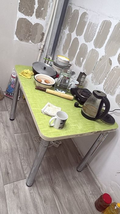 Мебель кухонный стол