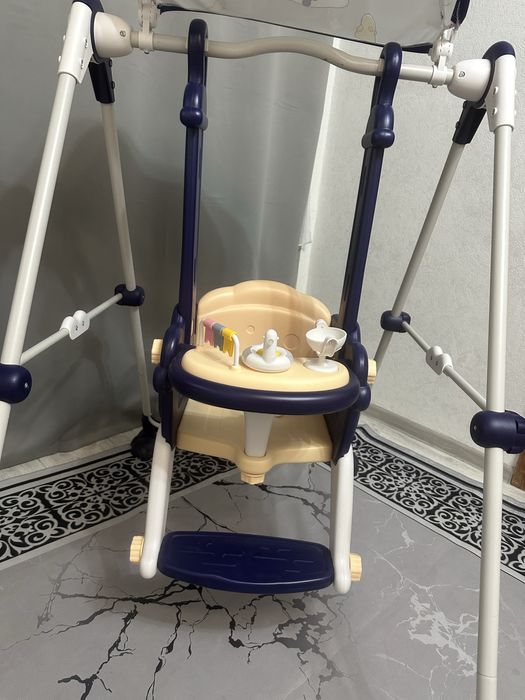 Продам детскую качелю