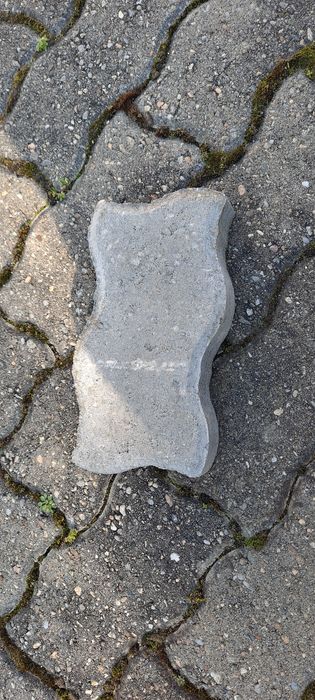 Pavaj 4 cm utilizat dar în stare foarte bună 45 mp