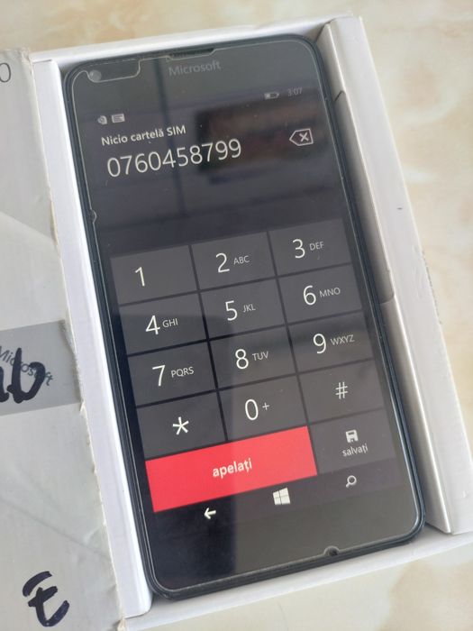 Vând Nokia Lumia 640 codat VodafoneRO (la cutie) //poze reale