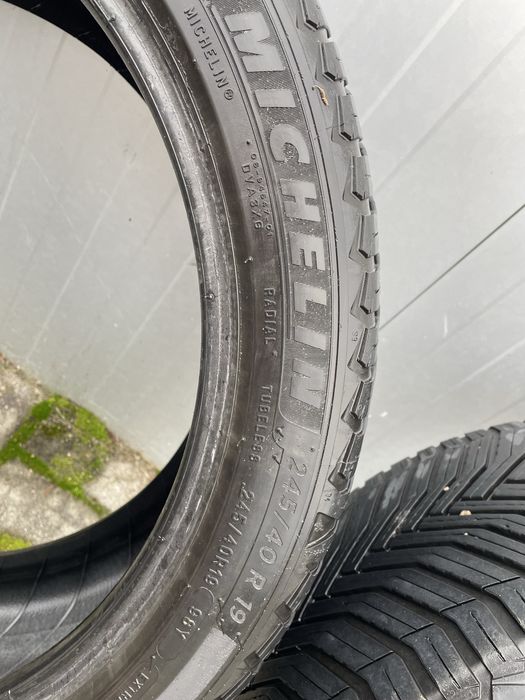 Всесезонни гуми MICHELIN CrossClimate 2 245 40 19