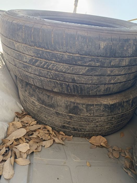 Продам пару 235 60 r18