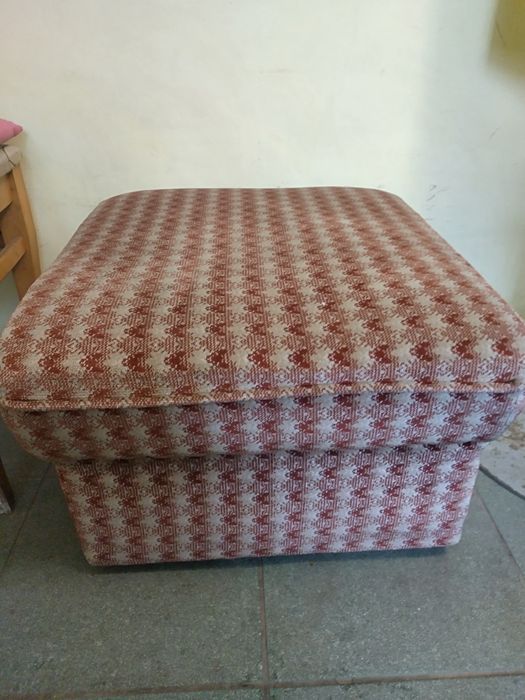 Мека табуретка 50 см х 50 см х 40 см