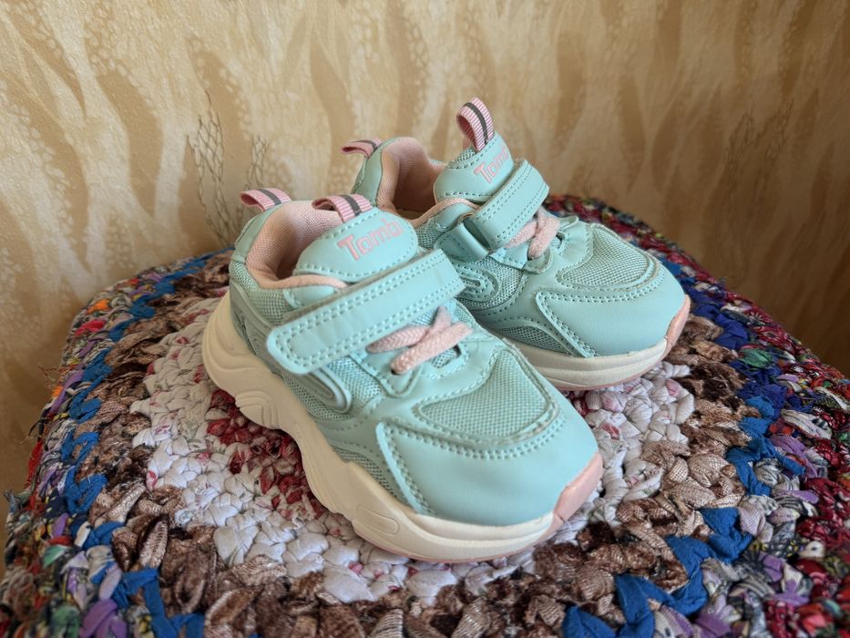 Продам обувь на девочку и мальчика