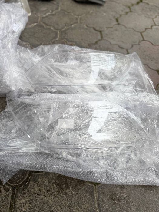 Trailblazer, Li, Byd va boshqalaga fara shisha bor