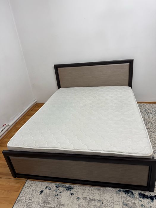 Двуспальная кровать
