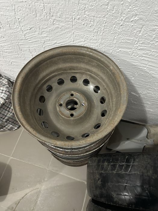 Диски на r14 б/у 4 болтовые 4*98