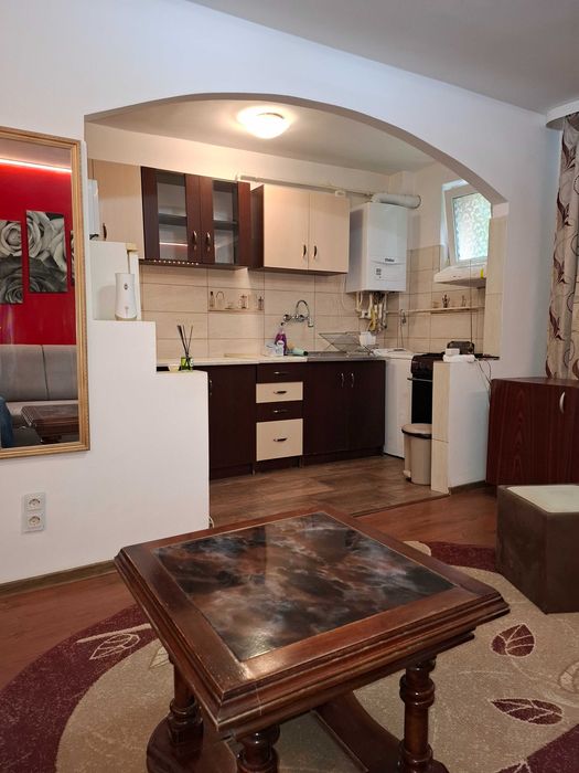 Vând apartament 3 camere