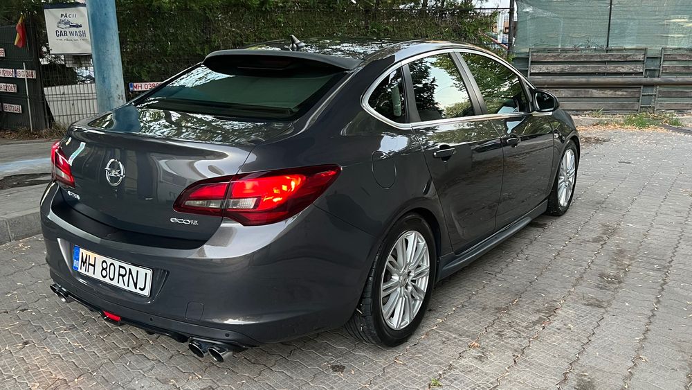 Opel Astra J Sedan Facelift | 2014 | 1.7 CDTI 167 CP | WEBASTO | Piele Maro | Full CustomPreț: 5.999 € Negociabil (mașină personală)