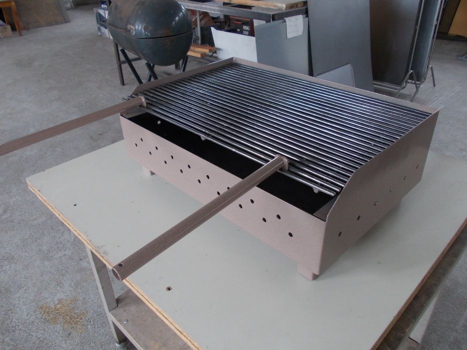 Скара - Барбекю на дърва и дървени въглища 80 €