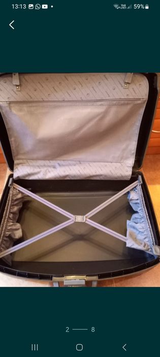 Чемодан чёрный,  пластик