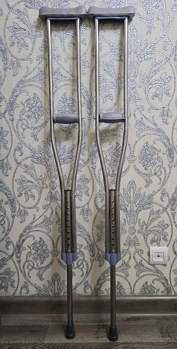 Продам костыли металлические