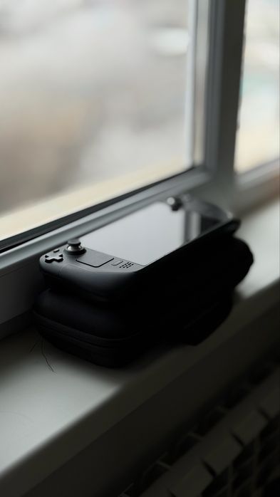 Продам Steam Deck 256GB в хорошем состоянии