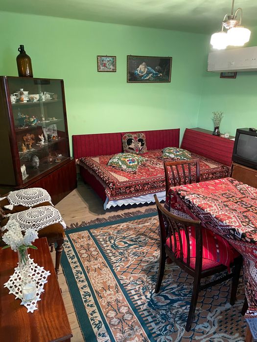 Vând casă in Podari in zonă excelentă