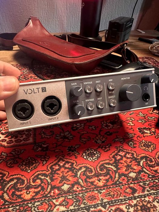 Universal audio volt 2