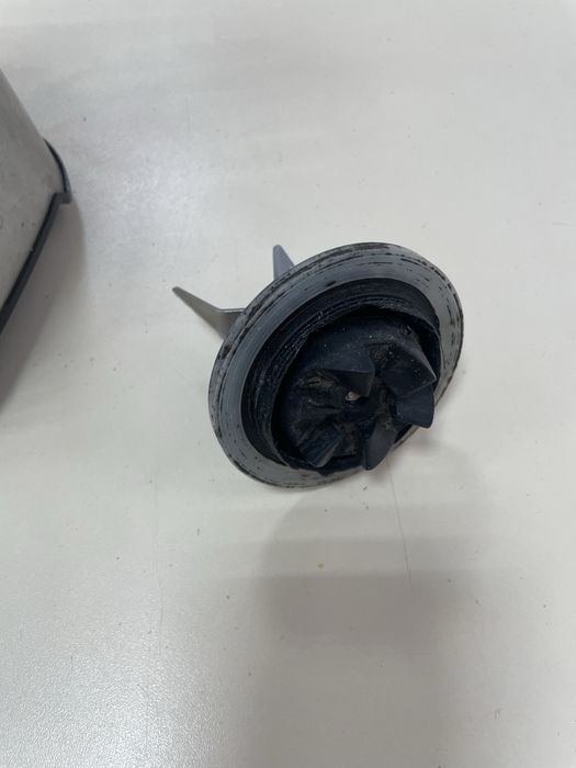 Блендер для взбивания б/у