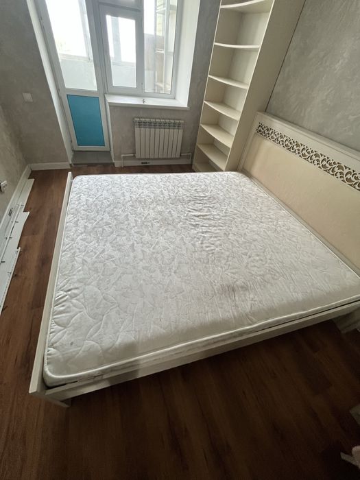 Кровать с матрасом. Размер 180/200 Самовывоз