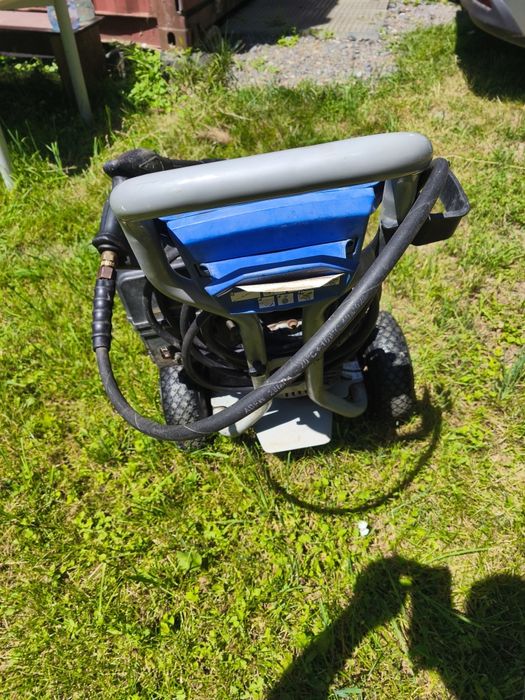 Aparat de spalare cu presiune profesional pe benzina