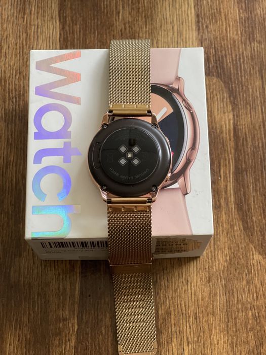 Смарт часовник Samsung Galaxy Watch Active