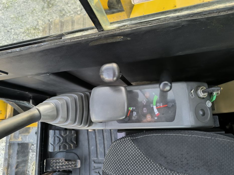 Excavator Caterpillar 306 5,8t 2011