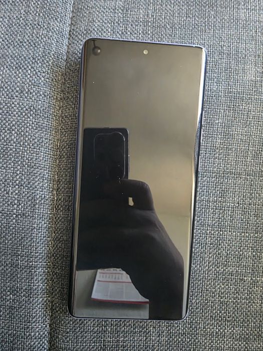 Motorola Edge 50 Pro (512GB/12GB) • Luxe Lavender • Перфектен в кутия + 2 зарядни