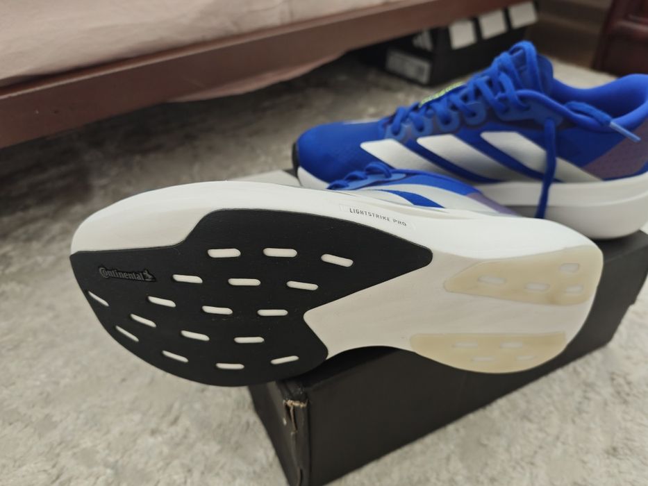 Кроссовки adidas 39 р