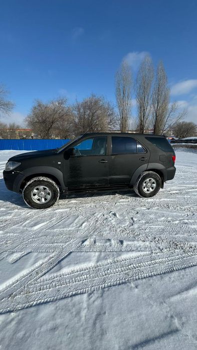 Машина Тайота фартюнер